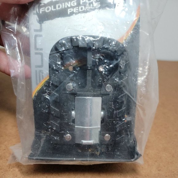 New in Package SUNLITE Folding Bicycle Pedals with 9/16" Axel and Reflectors - Picture 4 of 8